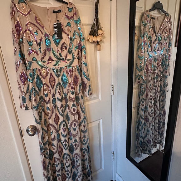 Chic Long Sleeve Sequin Dress in Purple and Blue - Picture 1 of 7
